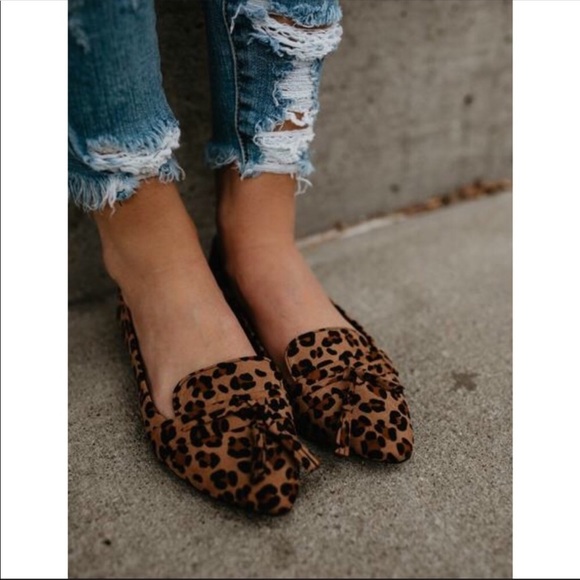 Shoes - 1 left!! Vegan Suede Leopard Tassel Loafer